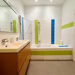 Urban Oasis - Duplex Design, Piscine Privee