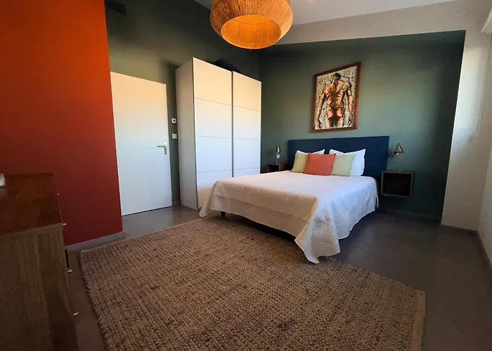 Villa Urban Oasis - Duplex Design, Piscine Privee